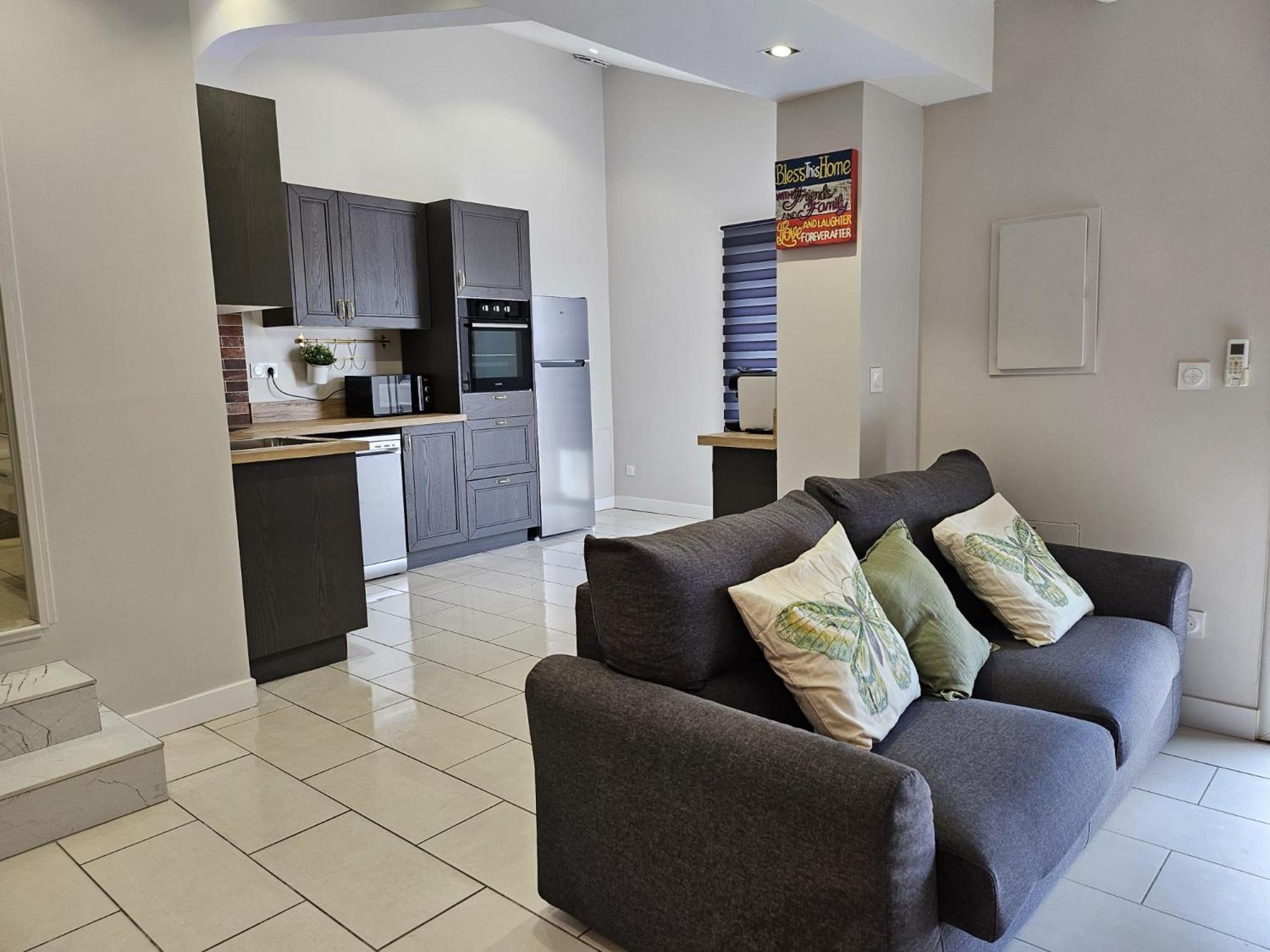 Agreable Logement Avec Terrasse Saint-Victoret Exterior photo