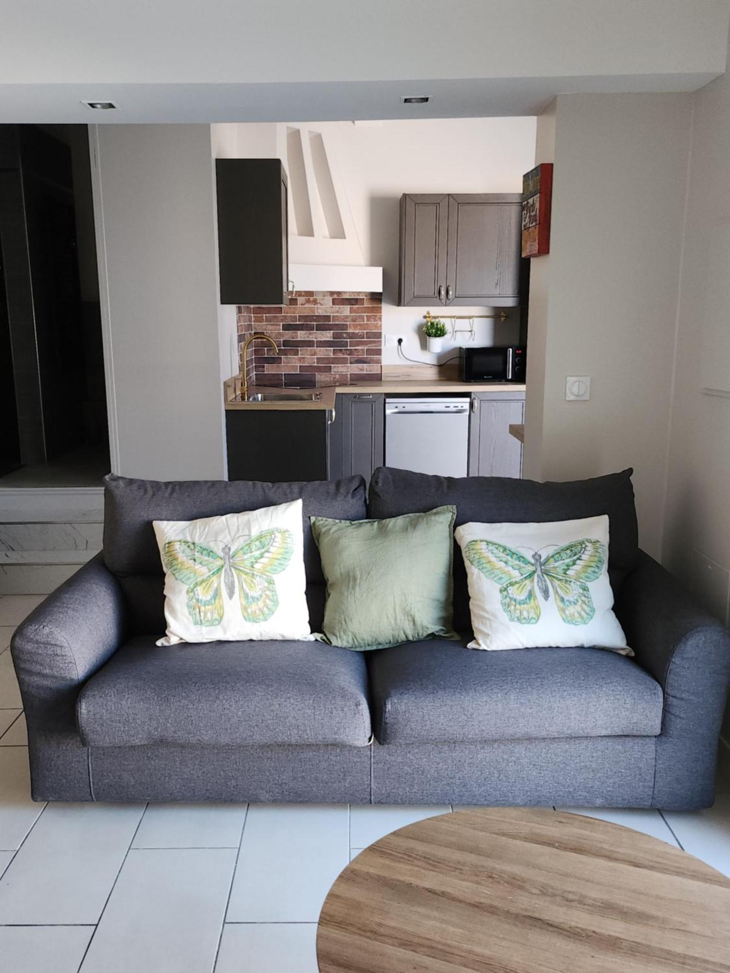 Agreable Logement Avec Terrasse Saint-Victoret Exterior photo